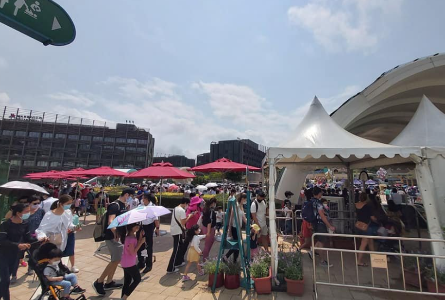 疫情之下，香港迪士尼乐园跟海洋公园这几天全爆满！（图） - 4