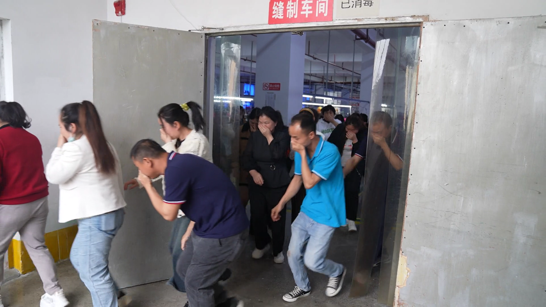 思南消防演练进企业同心共筑防火墙
