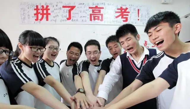 @泸州人，出门记得常备雨伞