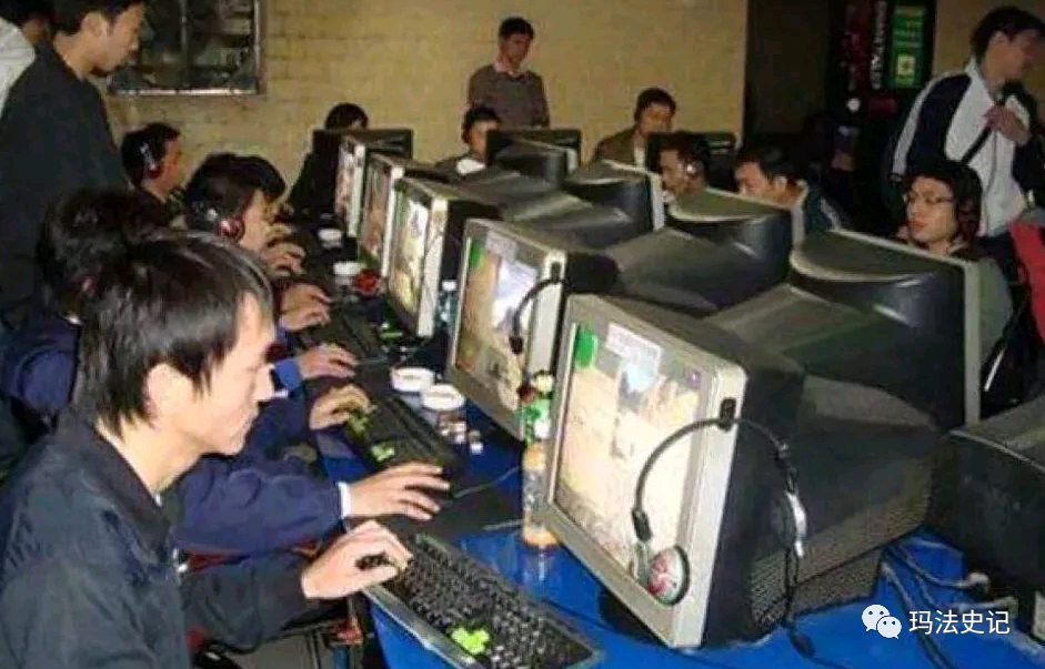 现在玩哪个传奇能赚钱,哪个传奇能玩游戏