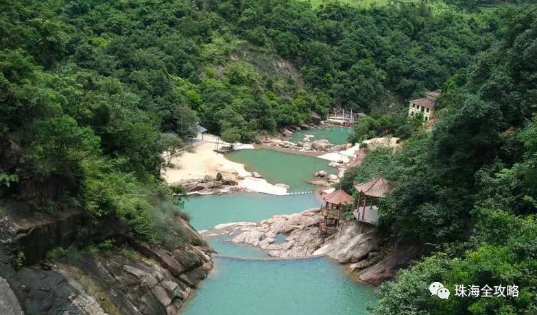 仙姑修炼成仙的遗址——双鱼吻石牛郎织女鹊桥相会的故事这里有着美丽