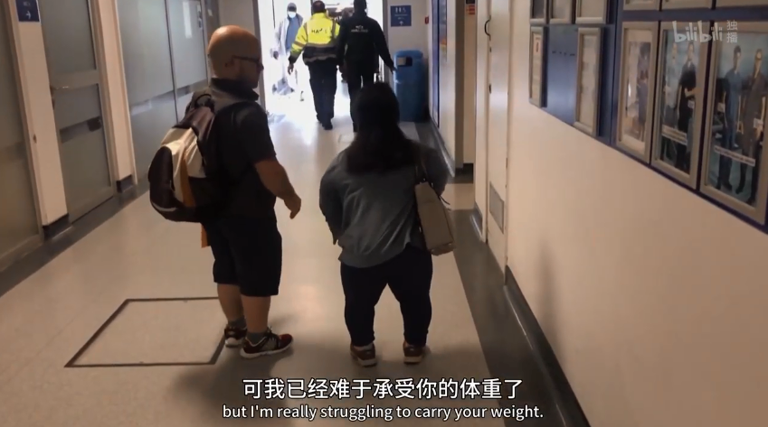 这群医生的手术台，是子宫！