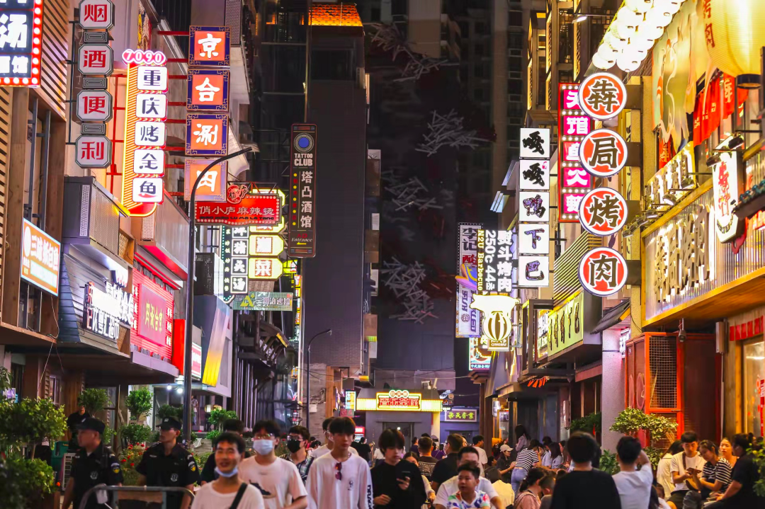 淮河路步行街改造雏形初现引爆国庆消费热