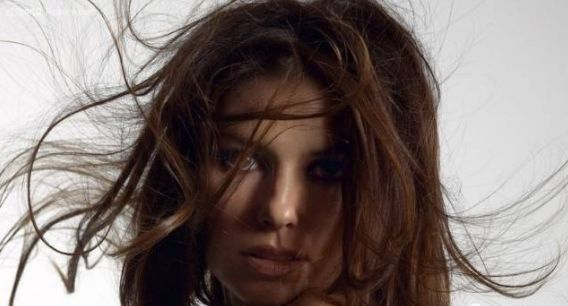 如何判断头皮是油是干？