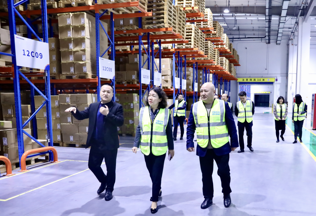 恒丰银行党委书记、董事长陈颖赴上海、苏州调研