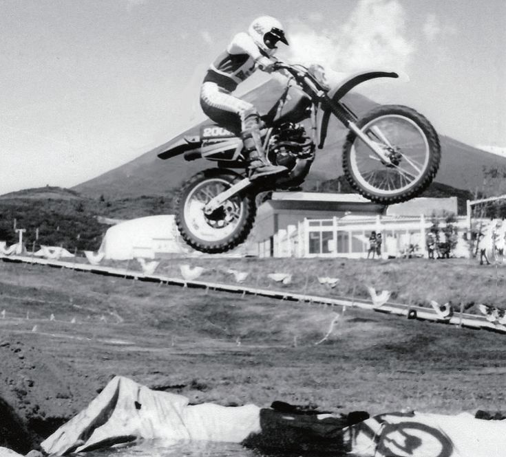 



喜欢摩托车的人，永远年轻！
