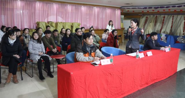 让摄影记录工作，用镜头聚焦发展