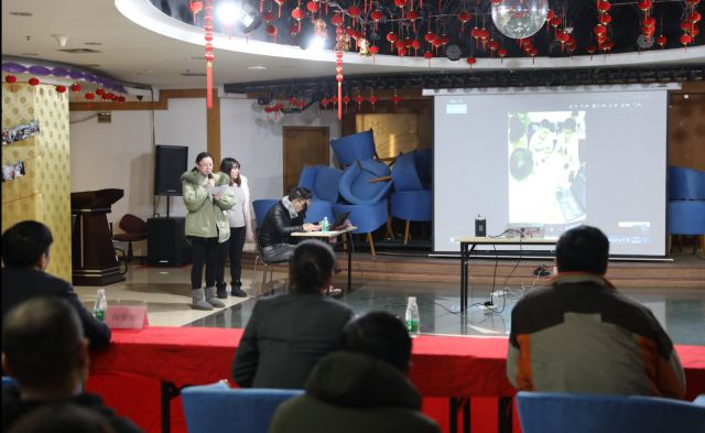 让摄影记录工作，用镜头聚焦发展