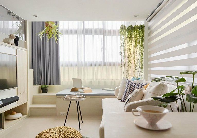 阳台和客厅打通后，如何挂窗帘？