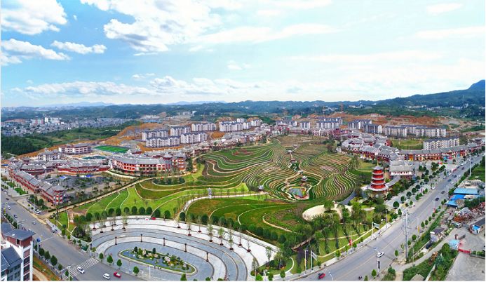 大方县区内移民安置区—奢香古镇全景