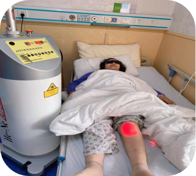 康复治疗激光怎么收费【康复医者说康复】“蛇缠腰”了怎么办？氦氖激光来帮您！_https://www.jmylbn.com_新闻资讯_第10张