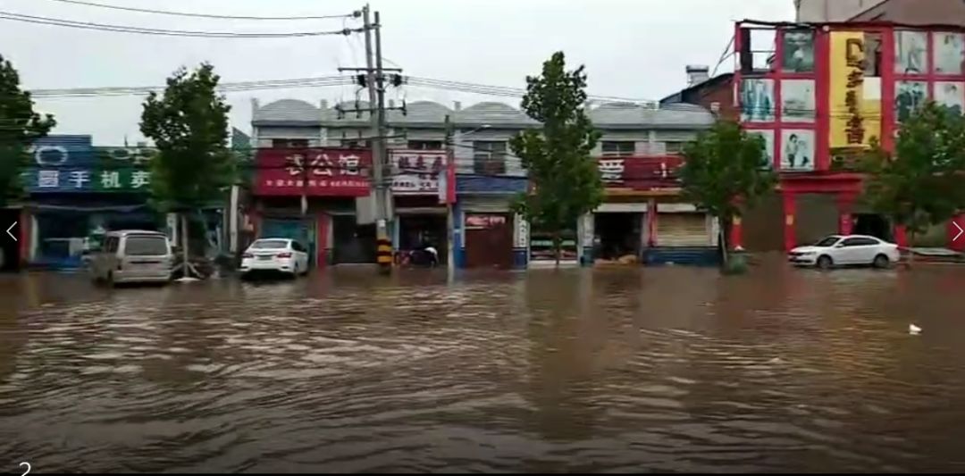 河南杞县遭遇暴雨冰雹大风袭击，街道积水、乡镇受损，民众面临严峻考验