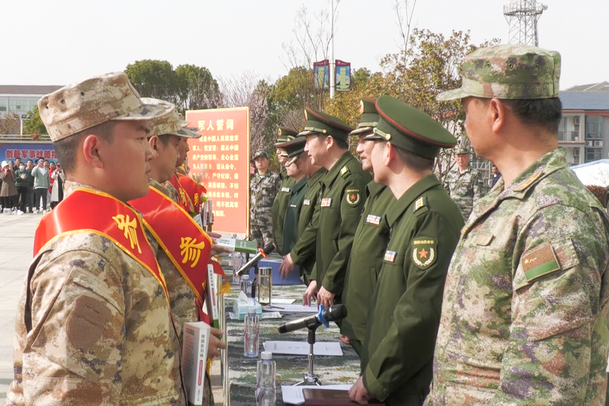 安陆市54名新兵奔赴军营!