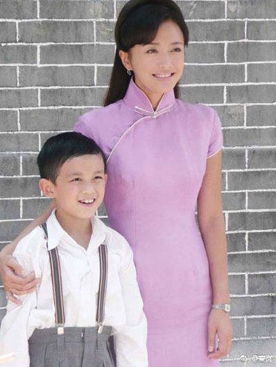 秦岚晒出的这“两张合照”，竟让人如此惊叹！