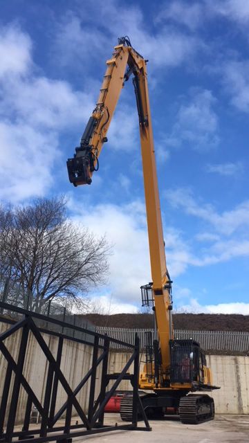 里程碑 | 柳工大型挖掘机参建英国重特大基建