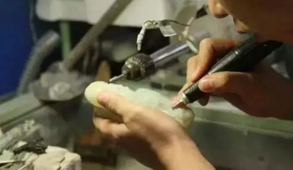 看好了 怎么判断翡翠是机雕或手工雕 永发珠宝 微信公众号文章阅读 Wemp