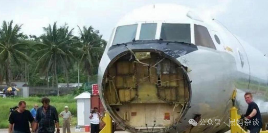 美国EP3电子战飞机在海南陵水机场被拆解