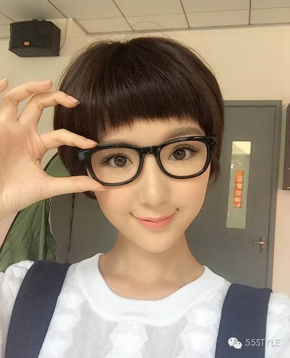 55福利社娃娃脸小奶音微微女二毛晓彤的标签可不止这些呢