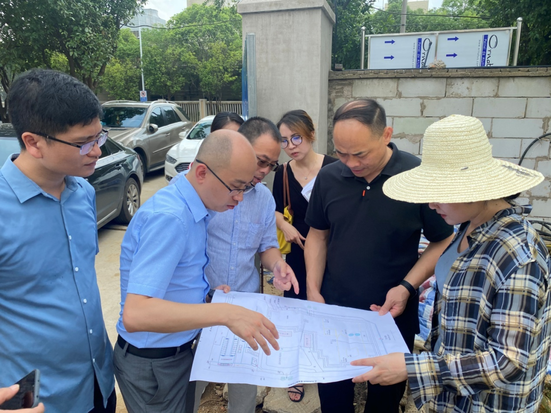 【塘山快报】胡建光走访察看塘山镇重点项目重点企业 - 青山湖区人民