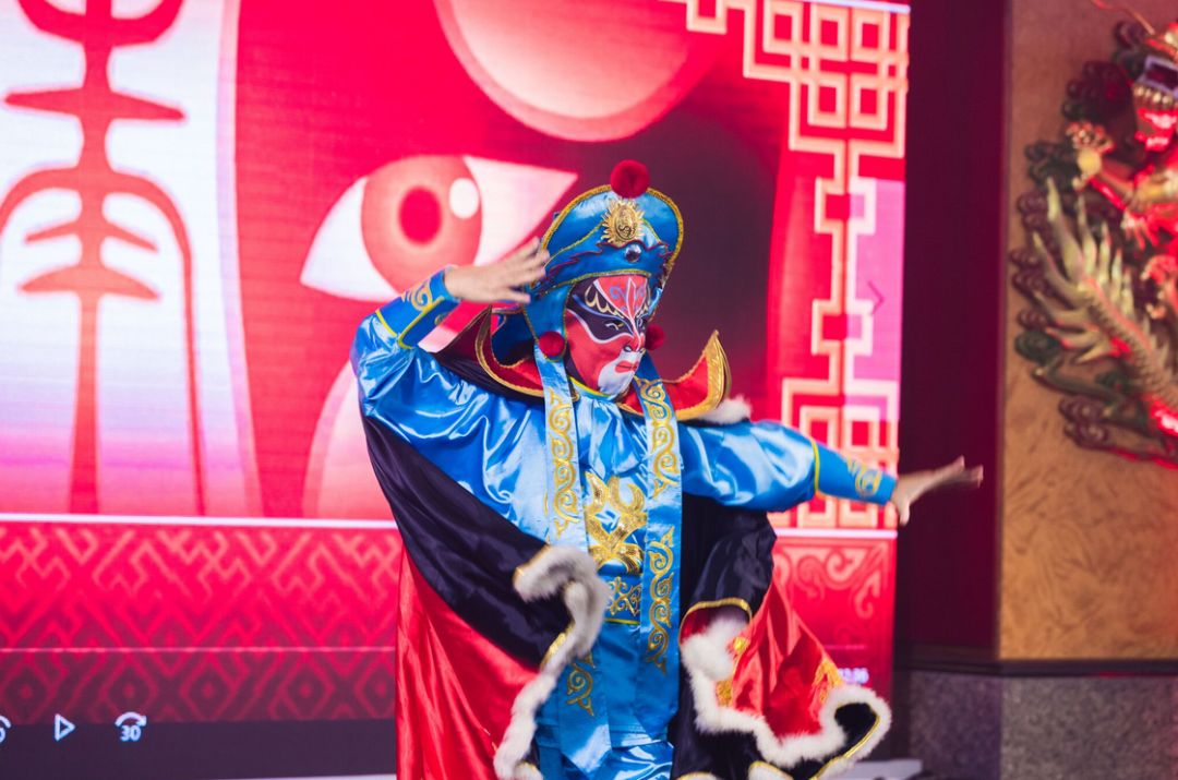 %name “五心”品质，Show色可餐：悉尼唐宴剧场首秀Omipay魔术之夜完美落幕！