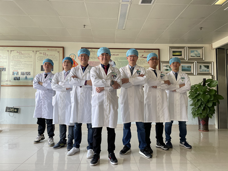骨二科医疗团队合照