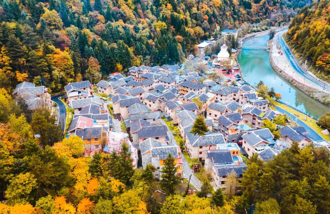 把湖泊森林草原看遍，它才是名副其实的秋景天花板！