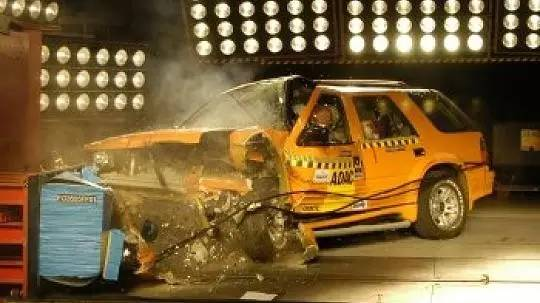 十五年，从碰撞安全见证中国汽车从脆弱走向自强