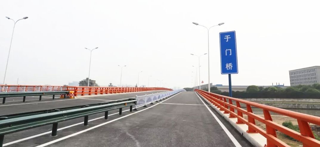 江阴人民期盼已久的镇澄路于门桥昨天试通车