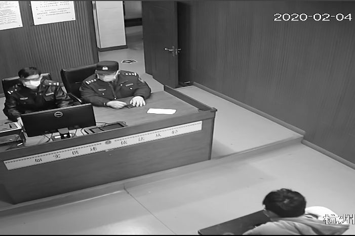 了解情况后立即带队赶赴现场义桥派出所民警马文明接到报警后(案发地)