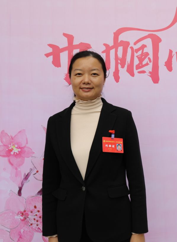 端州区睦岗街道党工委专职副书记 杜碧珍:作为基层的一名妇女干部,我