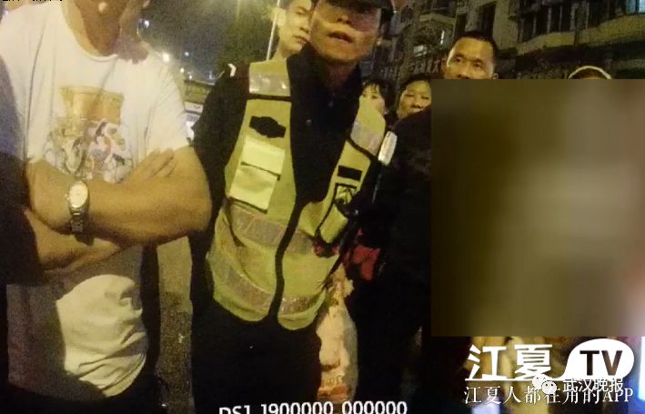 武汉女司机吃三盆油焖小龙虾 被检出酒驾扣光分