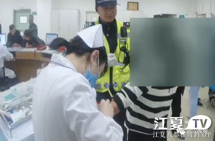 武汉女司机吃三盆油焖小龙虾 被检出酒驾扣光分