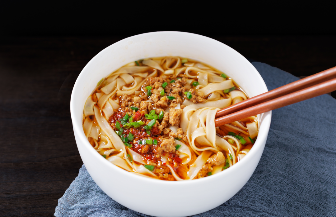 小餐饮店如何快速聚集人气，提升营业额？——企叮咚带你揭秘
