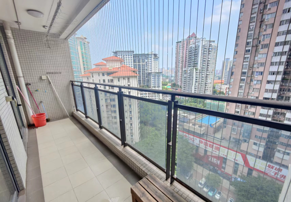 天河北总价1200万三房 |  保利中宇广场，97平三房，东南向、急售！