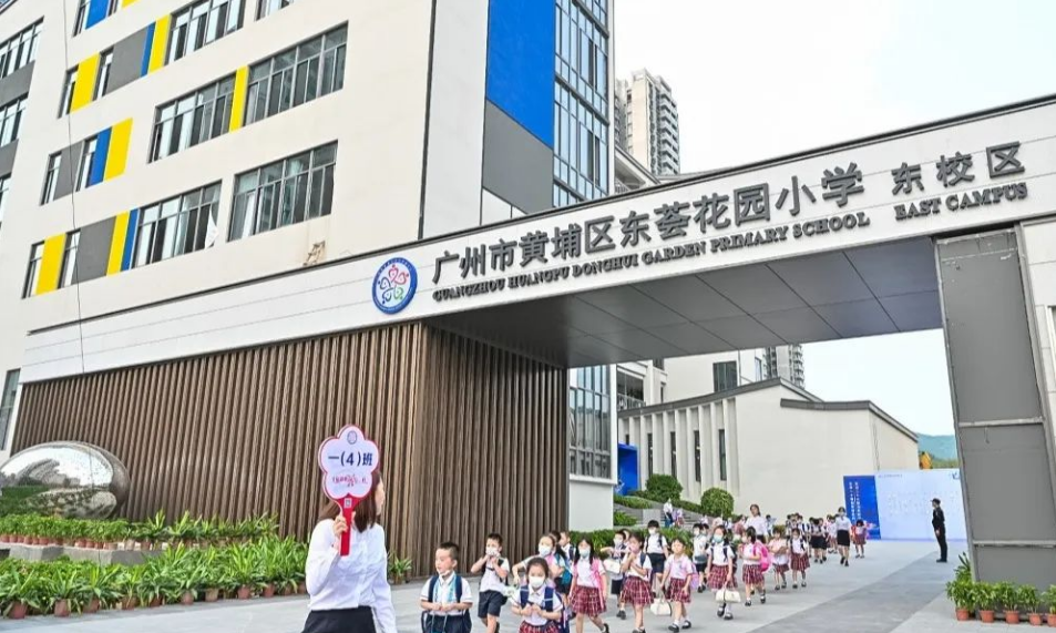 300万上车科学城，时代天韵在售88-110㎡三四房！