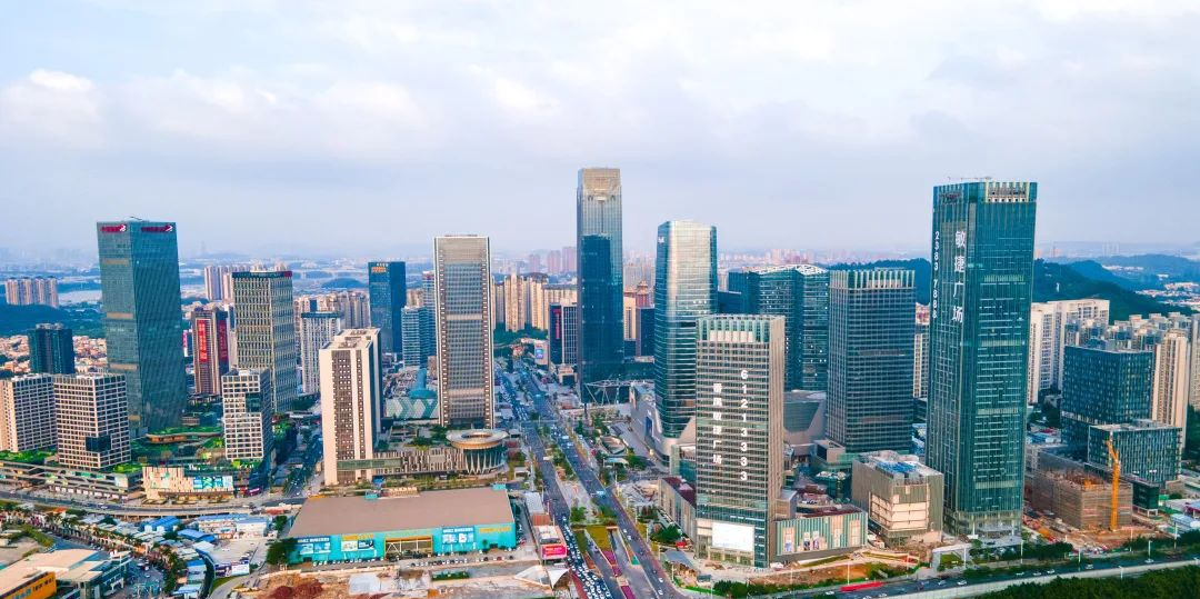 珠江铂世湾正南向三房！低市价4千/㎡！