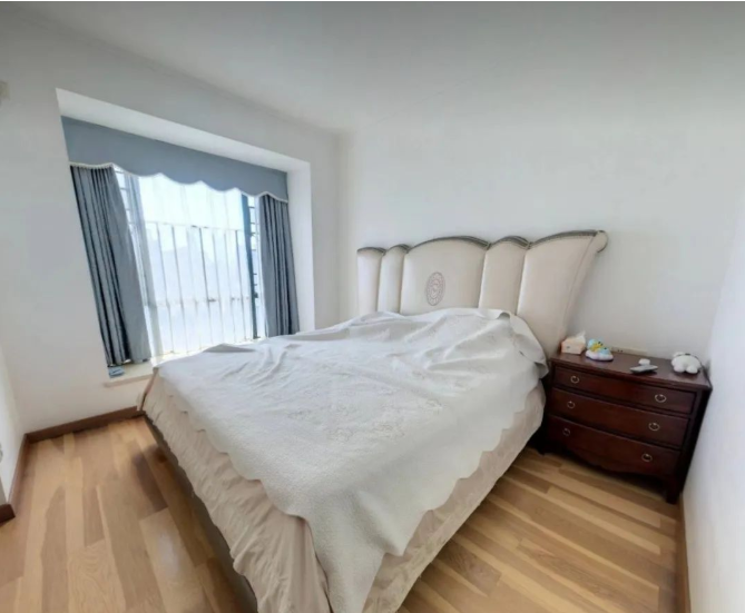 天河北总价630万 | 金碧翡翠华庭，88平三房，南向、*户型、诚心出售！