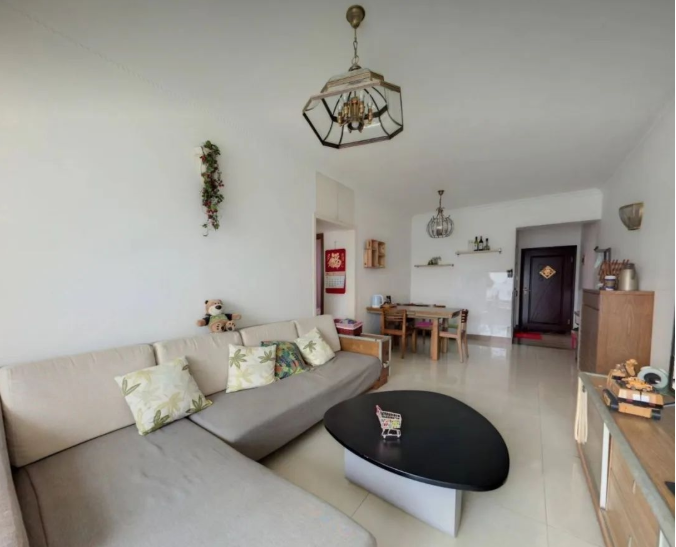 天河北总价630万 | 金碧翡翠华庭，88平三房，南向、*户型、诚心出售！