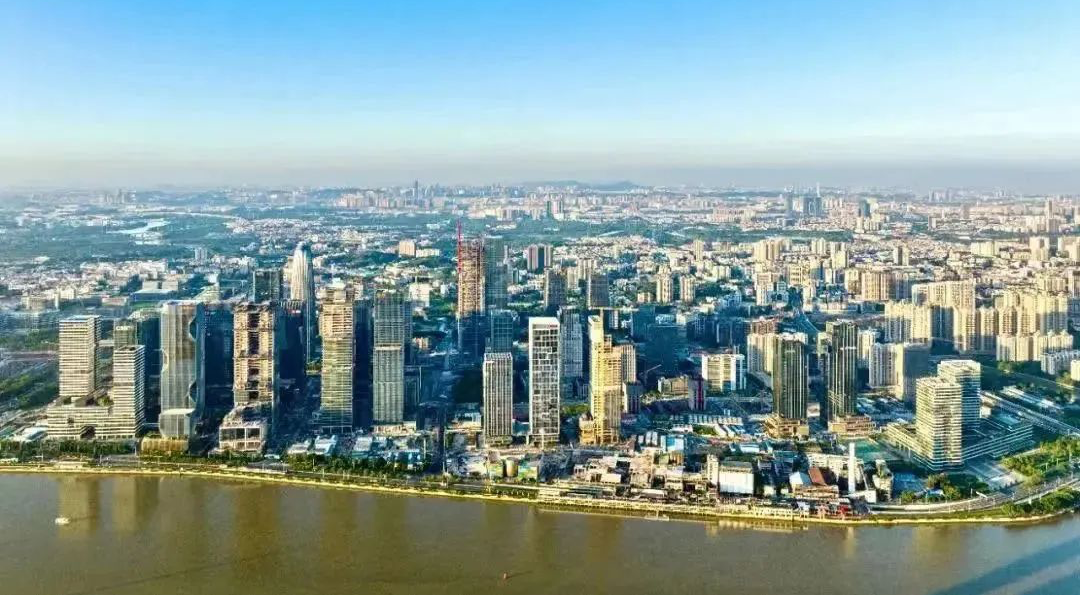 单价3.7万/平！黄埔保利罗兰国际为什么如此受欢迎？