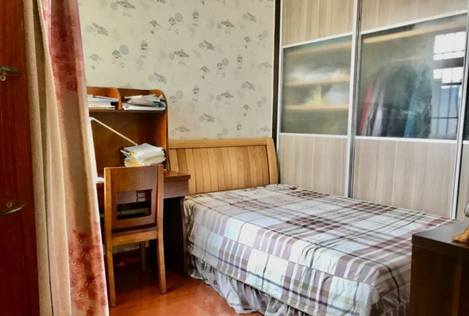 天河北总价1500万 | 金碧翡翠华庭，161平，满五年、学位不占用，诚心出售！