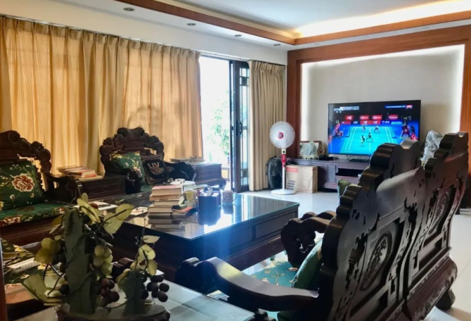 天河北总价1500万 | 金碧翡翠华庭，161平，满五年、学位不占用，诚心出售！