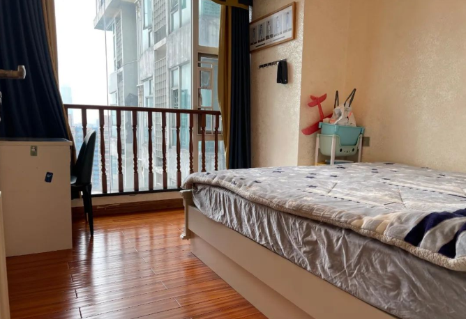 天河北总价2298万 | 伊顿18，203平，厅出阳台、南北对流、通风采光非常好！