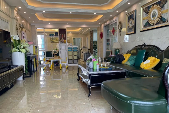 天河北总价2298万 | 伊顿18，203平，厅出阳台、南北对流、通风采光非常好！