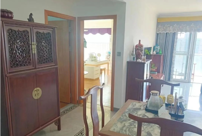 天河北总价1260万 | 伊顿18，124平三房，厅出阳台、高层视野好！