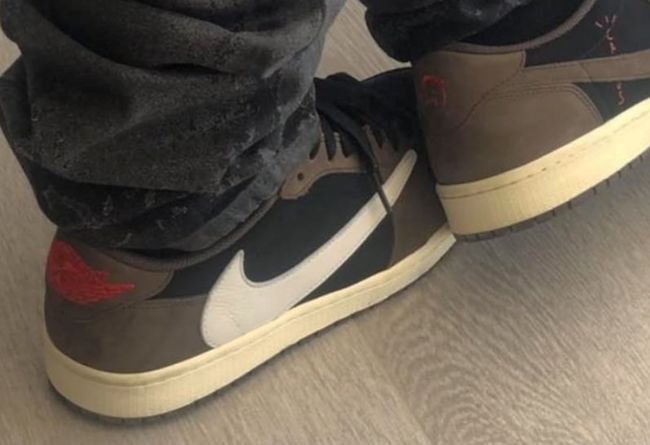 travis scott jordan 1 low flight club