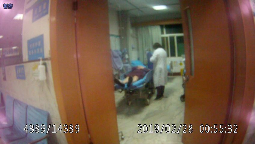 “临死前，想找个人说一下”，女生发微博要自杀，网友发来这些…