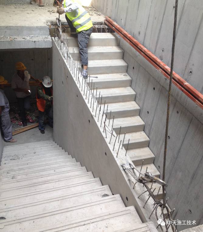 【工法】楼梯间预制混凝土空心隔墙板施工工法