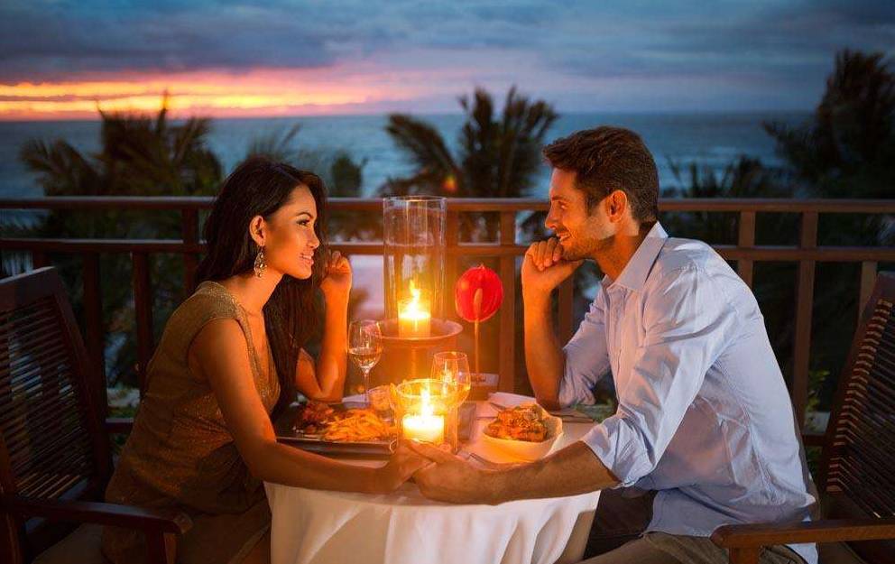 一起吃一顿属于两个人的烛光晚餐~璀璨的星空下,小编相信只要是女孩