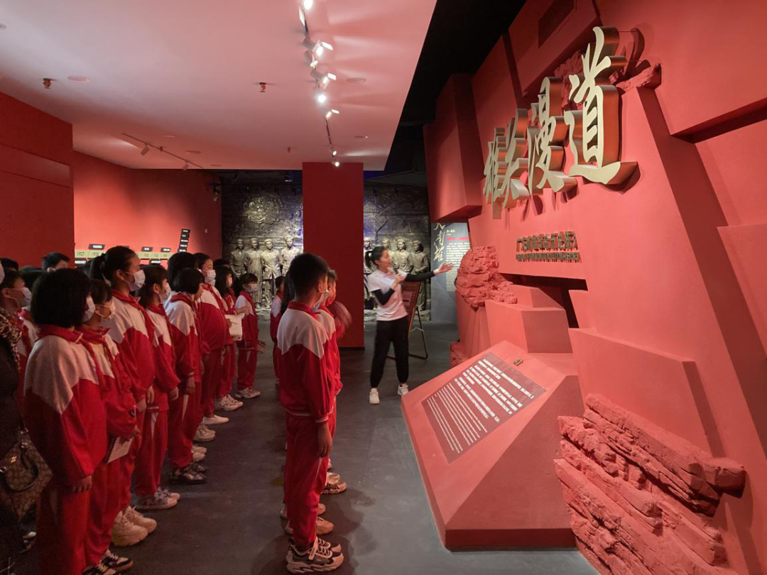 南雄市开展2022年清明节缅怀革命英烈弘扬爱国主义精神主题活动