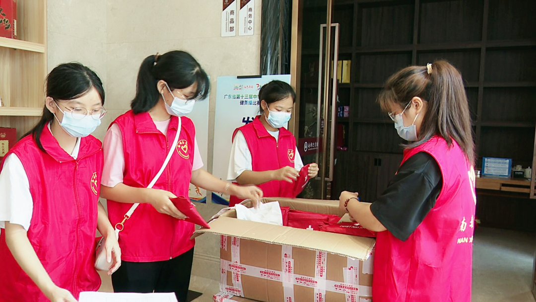 大学生志愿者:用行动展红色南雄形象! - 南雄市人民政府公众信息网